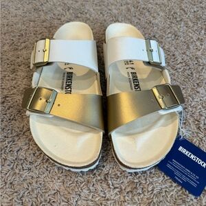 Birkenstock NEW Arizona Sandals in Gold and White